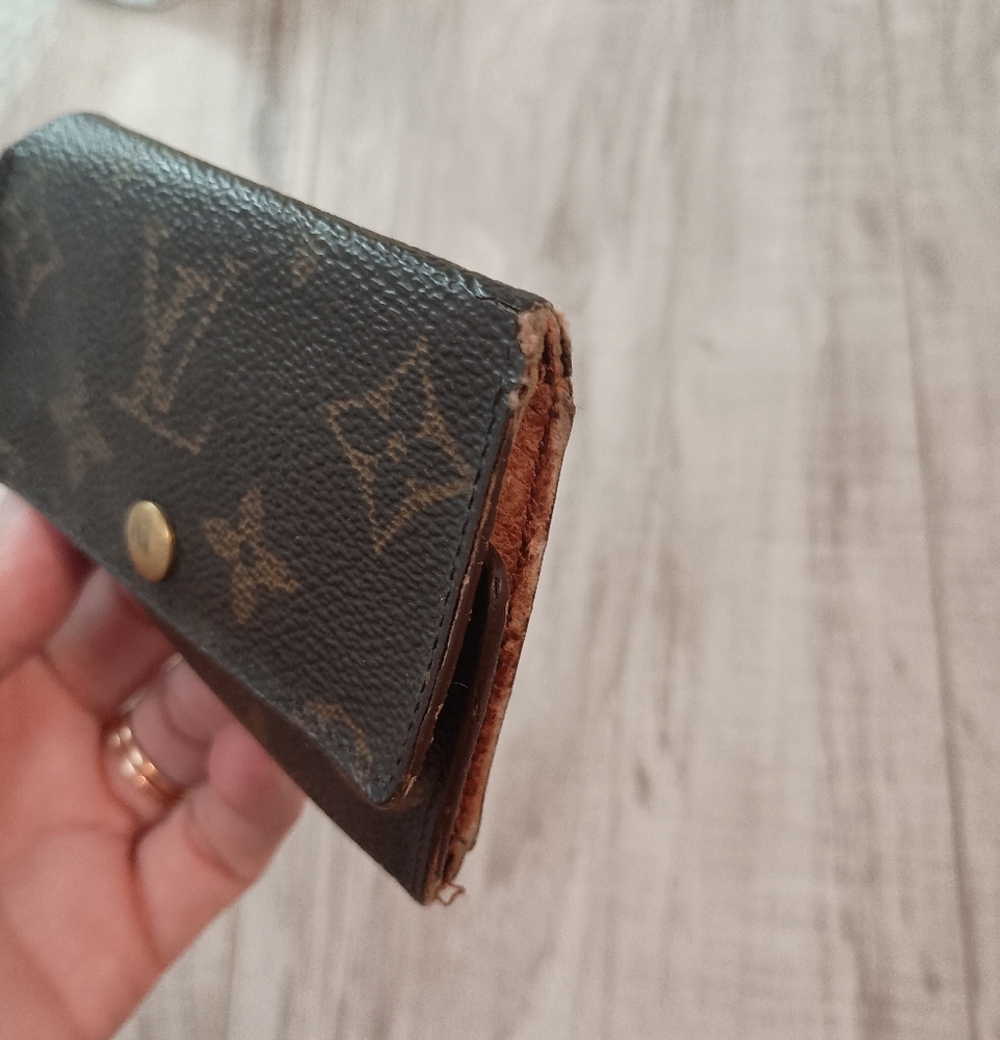 Louis-Vuitton Multicle 6/Monogram Key Case Authentic - Picture 4 of 9